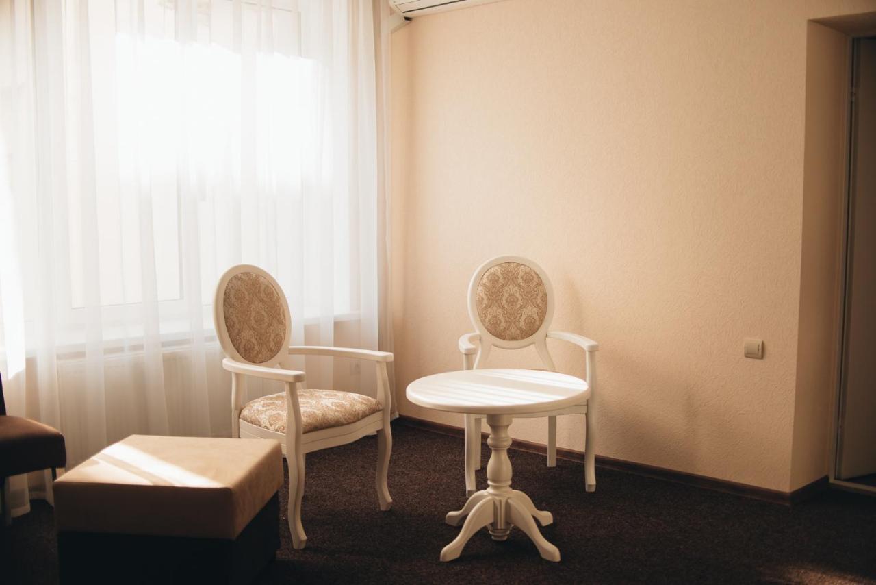 Hotel Орхідея Romny Zewnętrze zdjęcie